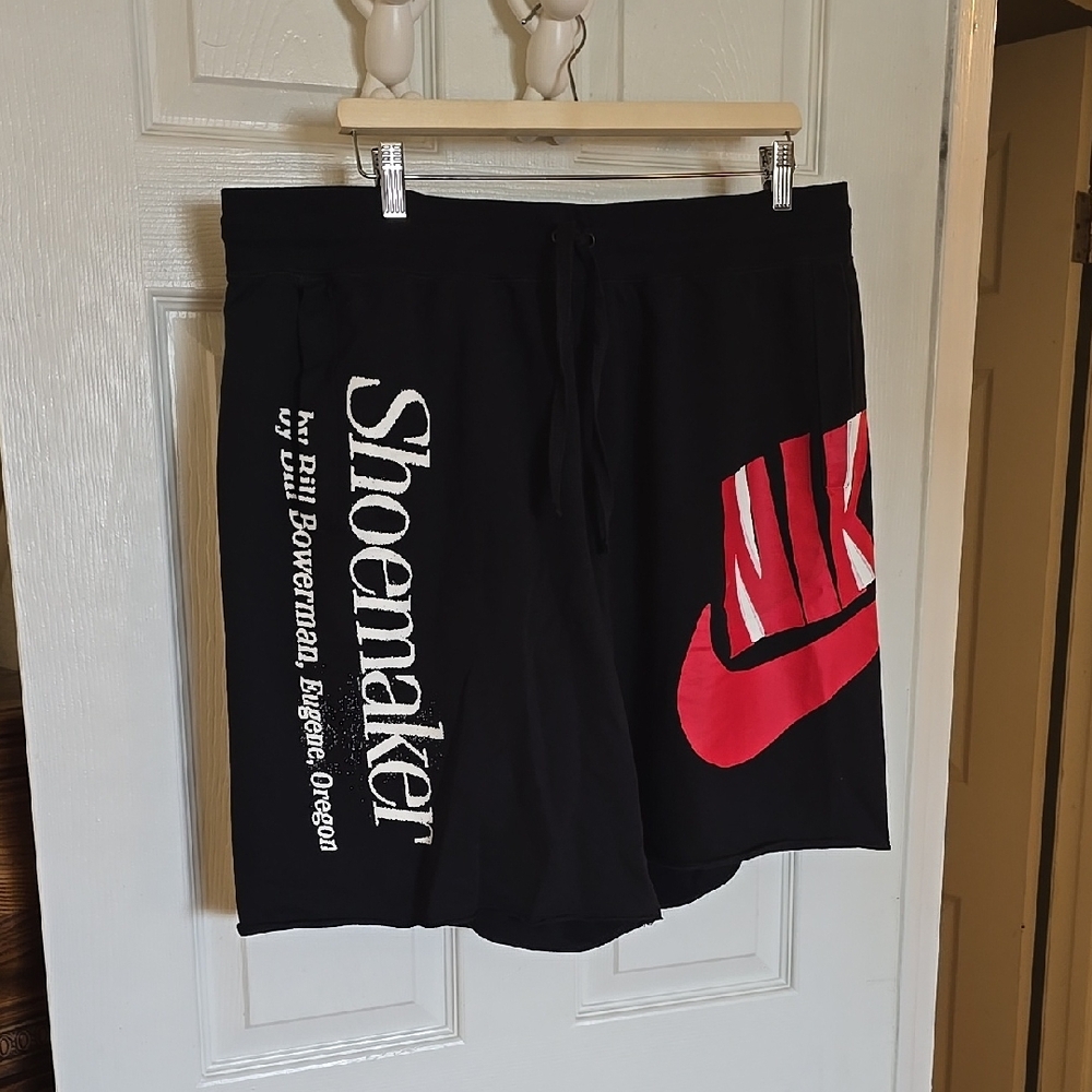 Nike Black and Red Men's Shorts